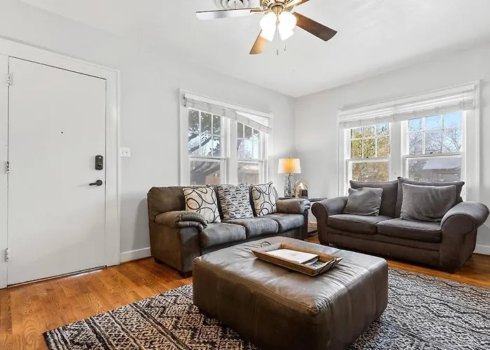 Spacious Near Worth Attractions Holiday home Fort Worth