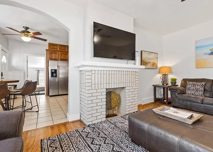 Holiday home Spacious Near Worth Attractions Fort Worth