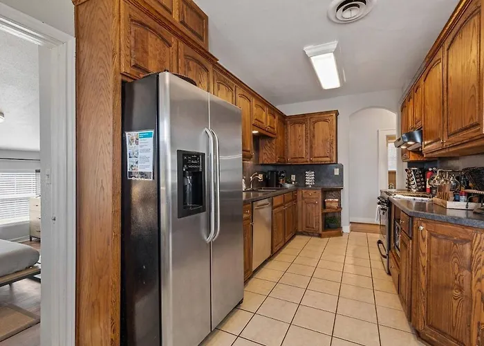 Holiday home Spacious Near Worth Attractions
