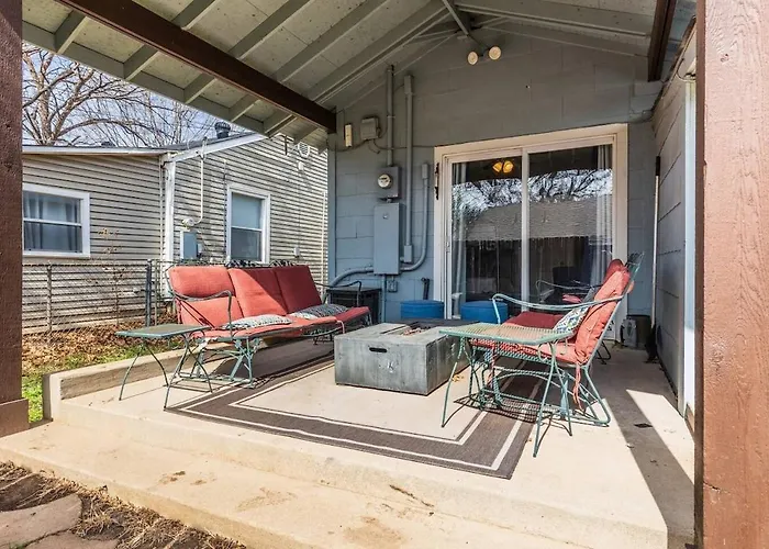 Spacious Near Worth Attractions Holiday home Fort Worth